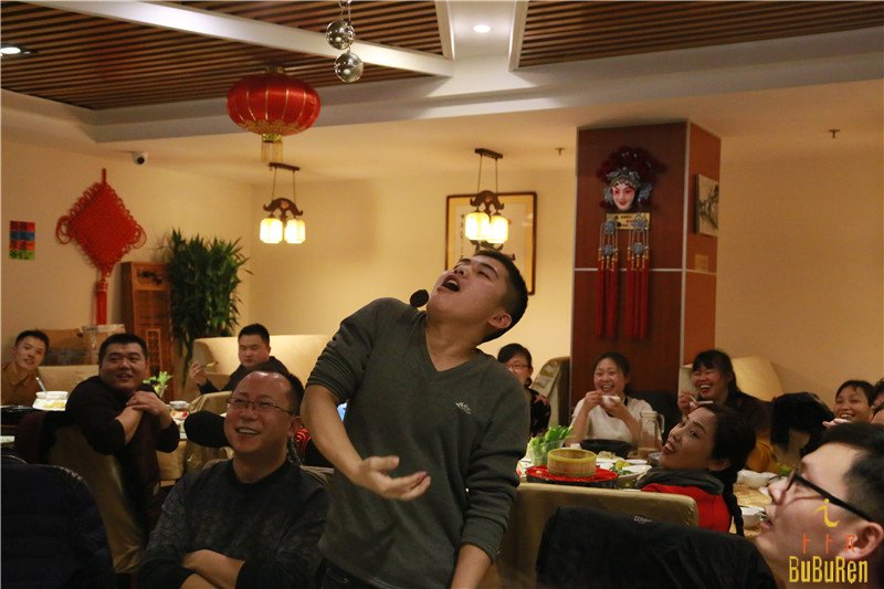 卜卜人童装宴会游戏