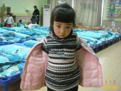 冬季幼儿穿园服要避免4大误区