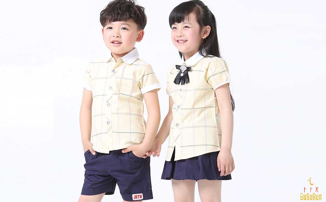 一套幼儿园服就能搞定 让孩子上幼儿园受欢迎